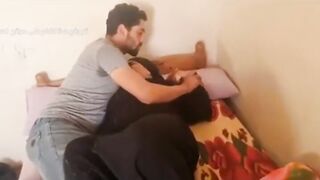 الواد فشخ امه و خدها علي السرير و فضل ينيك فيها سكس محارم نيك امامي و خلفي سكس مصري جديد