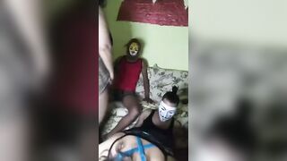 الديوث و المعرص  سكس مصري جديد مطلعين مراتتهم في لايف تانجو جامد فشخ وهم نزلين نيك فيهم هم الاتنين