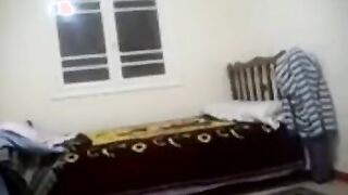 اللبوه حنان مع زبون قد سكس   ابوها كبير في السن بقالها ساعتين بتمص في زبر عشان يقف و ينكها